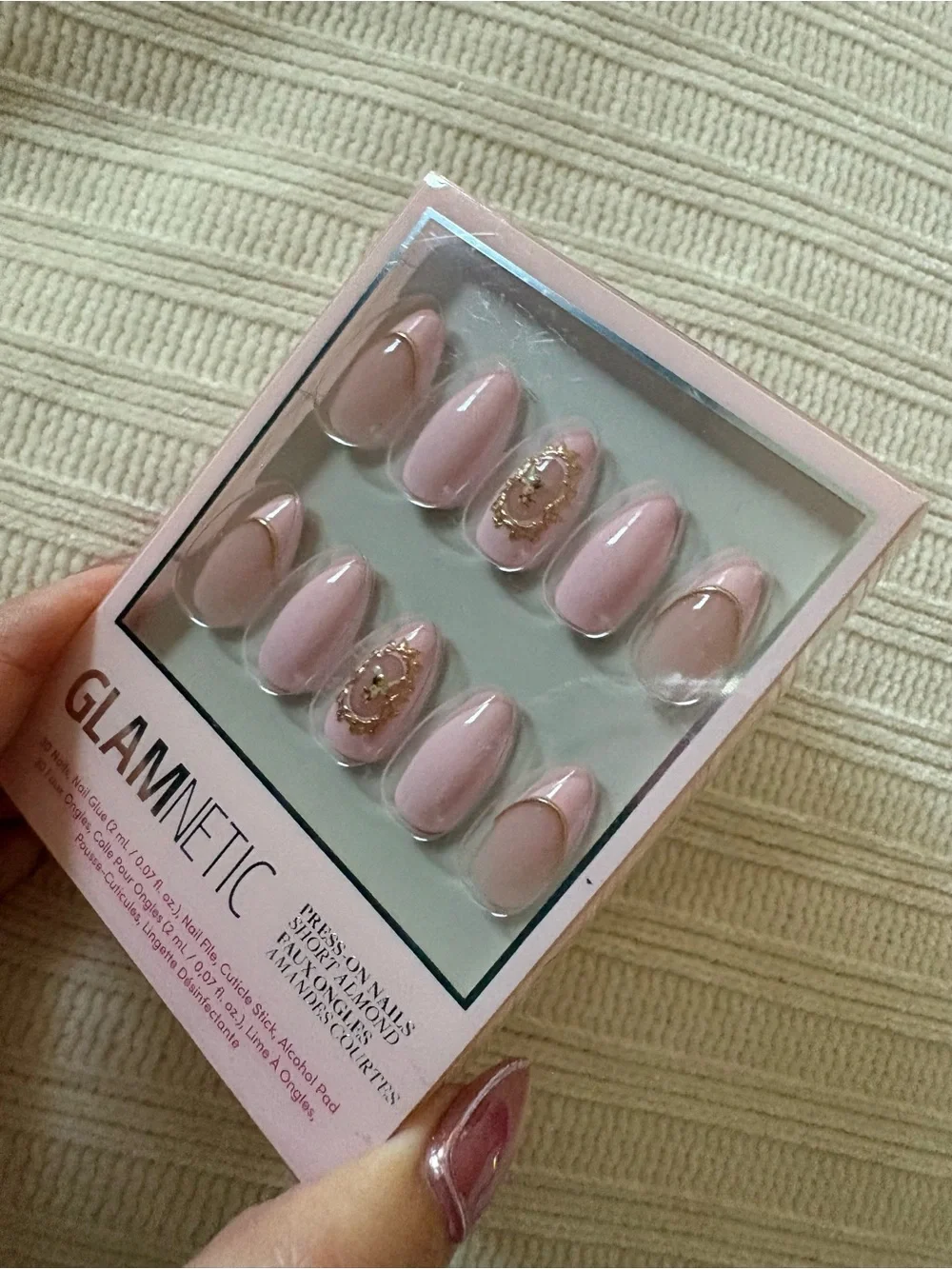 Glamnetic Pink Almond Press-On Nails - Gold Accent Lovers Crest